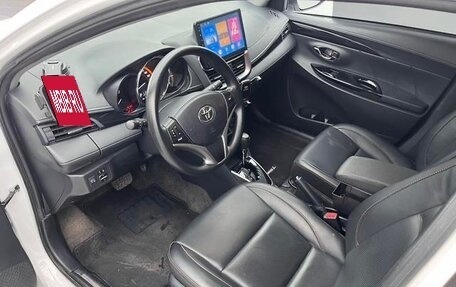 Toyota Yaris XP150 рестайлинг, 2022 год, 970 000 рублей, 9 фотография