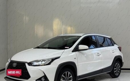 Toyota Yaris XP150 рестайлинг, 2022 год, 980 000 рублей, 3 фотография