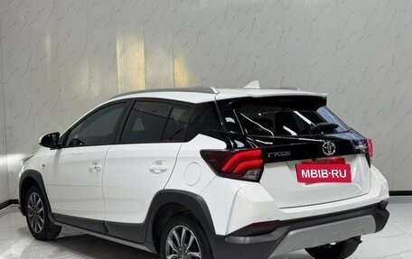 Toyota Yaris XP150 рестайлинг, 2022 год, 980 000 рублей, 4 фотография