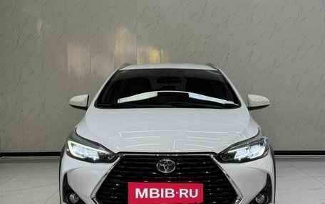 Toyota Yaris XP150 рестайлинг, 2022 год, 980 000 рублей, 2 фотография