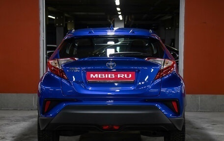 Toyota C-HR I рестайлинг, 2019 год, 2 298 000 рублей, 6 фотография