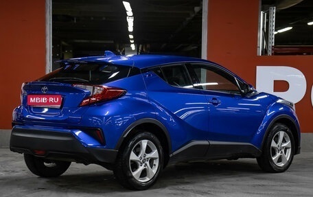 Toyota C-HR I рестайлинг, 2019 год, 2 298 000 рублей, 5 фотография