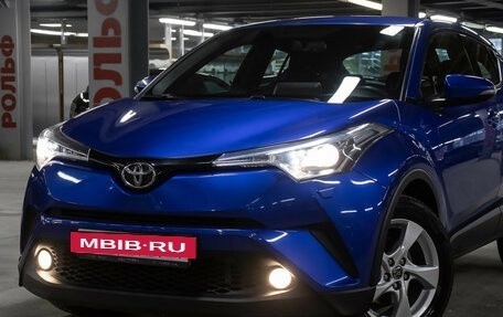 Toyota C-HR I рестайлинг, 2019 год, 2 298 000 рублей, 21 фотография