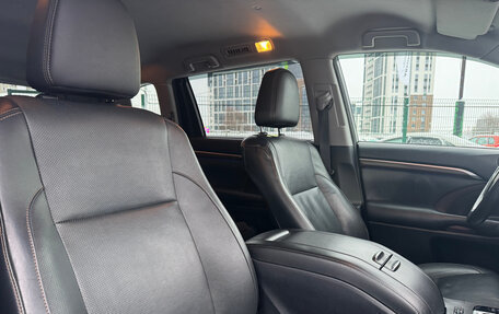 Toyota Highlander III, 2014 год, 2 599 000 рублей, 13 фотография