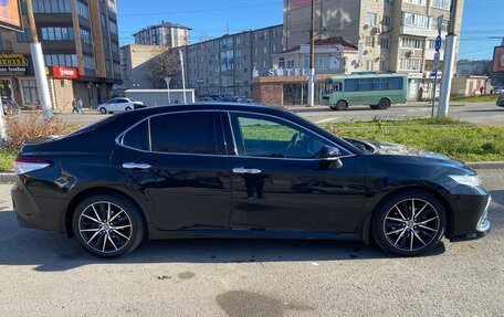 Toyota Camry, 2018 год, 2 350 000 рублей, 4 фотография