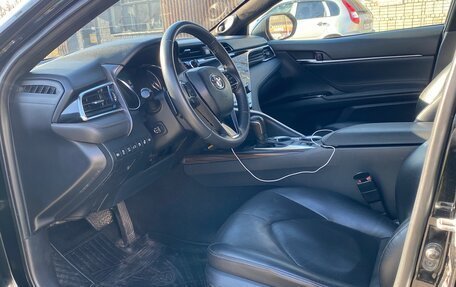 Toyota Camry, 2018 год, 2 350 000 рублей, 8 фотография