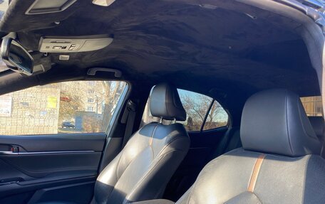 Toyota Camry, 2018 год, 2 350 000 рублей, 9 фотография