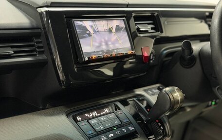 Honda Stepwgn IV, 2018 год, 1 870 000 рублей, 14 фотография