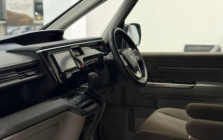 Honda Stepwgn IV, 2018 год, 1 870 000 рублей, 11 фотография