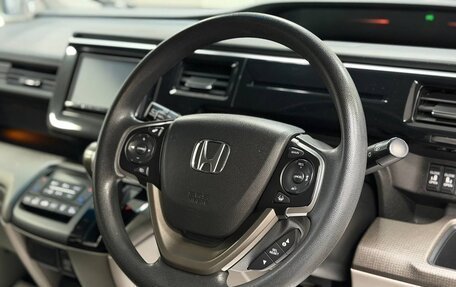 Honda Stepwgn IV, 2018 год, 1 870 000 рублей, 13 фотография