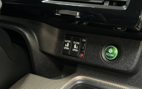 Honda Stepwgn IV, 2018 год, 1 870 000 рублей, 16 фотография