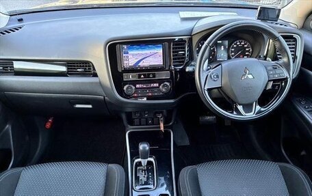 Mitsubishi Outlander III рестайлинг 3, 2021 год, 1 650 222 рублей, 12 фотография