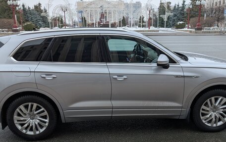 Volkswagen Touareg III, 2018 год, 5 350 000 рублей, 4 фотография