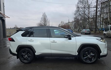 Toyota RAV4, 2021 год, 3 550 000 рублей, 6 фотография