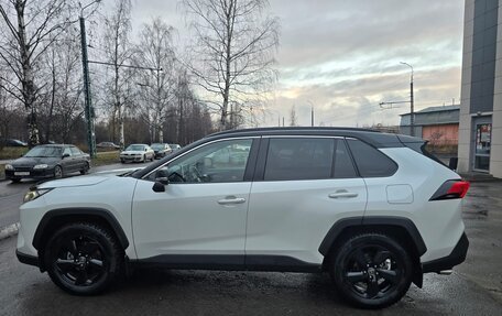 Toyota RAV4, 2021 год, 3 550 000 рублей, 8 фотография
