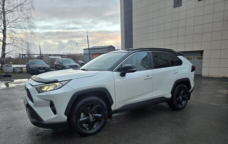 Toyota RAV4, 2021 год, 3 550 000 рублей, 7 фотография