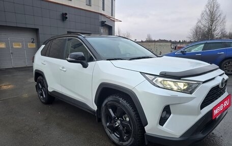 Toyota RAV4, 2021 год, 3 550 000 рублей, 5 фотография