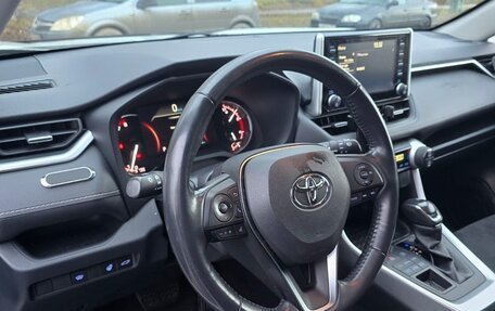 Toyota RAV4, 2021 год, 3 550 000 рублей, 16 фотография