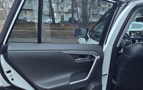 Toyota RAV4, 2021 год, 3 550 000 рублей, 13 фотография