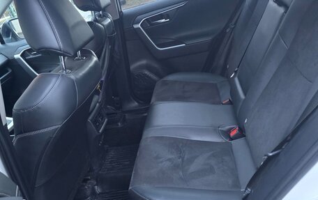 Toyota RAV4, 2021 год, 3 550 000 рублей, 17 фотография