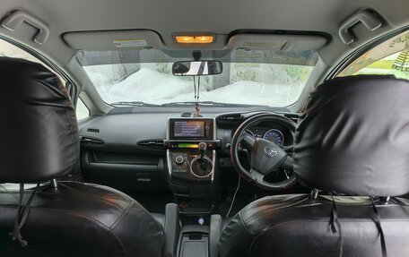 Toyota Wish II, 2013 год, 1 250 000 рублей, 13 фотография
