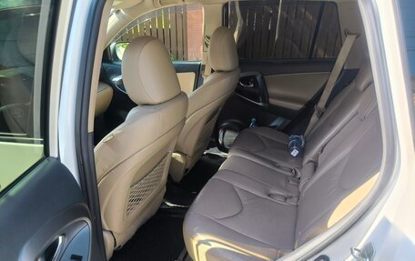 Toyota RAV4, 2011 год, 1 100 000 рублей, 12 фотография