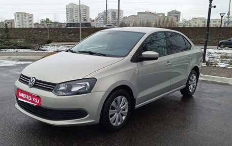 Volkswagen Polo VI (EU Market), 2011 год, 700 000 рублей, 1 фотография