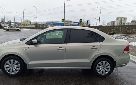 Volkswagen Polo VI (EU Market), 2011 год, 700 000 рублей, 2 фотография
