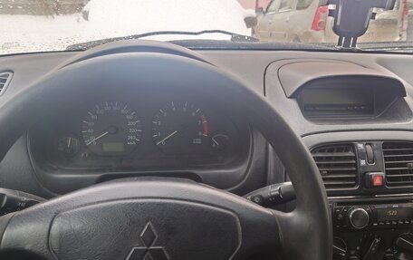 Mitsubishi Carisma I, 2003 год, 205 000 рублей, 8 фотография