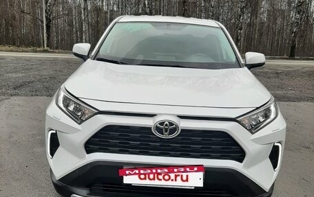 Toyota RAV4, 2021 год, 3 300 000 рублей, 3 фотография