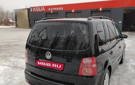 Volkswagen Touran III, 2007 год, 590 000 рублей, 3 фотография