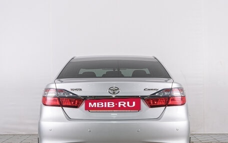 Toyota Camry, 2016 год, 1 999 000 рублей, 5 фотография