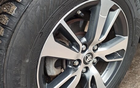 Toyota RAV4, 2019 год, 2 900 000 рублей, 5 фотография