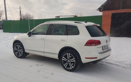 Volkswagen Touareg III, 2011 год, 2 300 000 рублей, 3 фотография