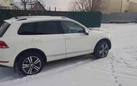 Volkswagen Touareg III, 2011 год, 2 300 000 рублей, 4 фотография