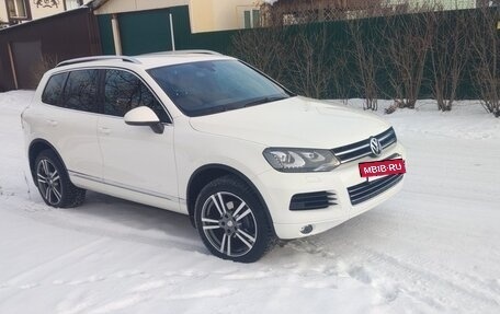 Volkswagen Touareg III, 2011 год, 2 300 000 рублей, 2 фотография