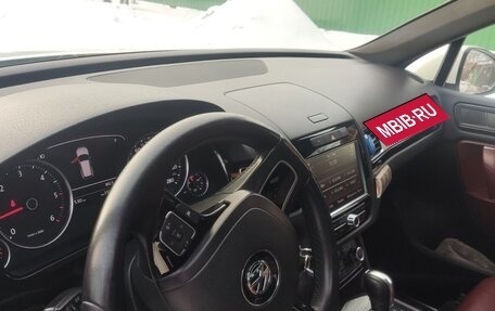 Volkswagen Touareg III, 2011 год, 2 300 000 рублей, 9 фотография