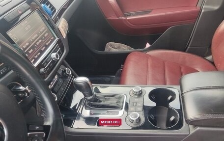 Volkswagen Touareg III, 2011 год, 2 300 000 рублей, 11 фотография