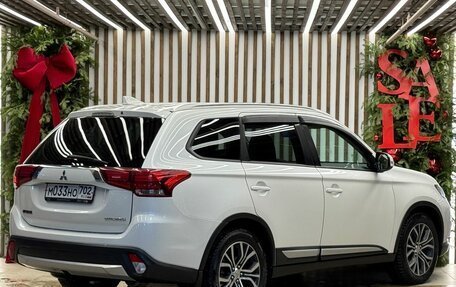 Mitsubishi Outlander III рестайлинг 3, 2018 год, 2 200 000 рублей, 7 фотография