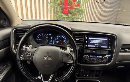 Mitsubishi Outlander III рестайлинг 3, 2018 год, 2 200 000 рублей, 10 фотография