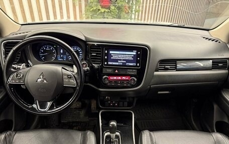 Mitsubishi Outlander III рестайлинг 3, 2018 год, 2 200 000 рублей, 9 фотография