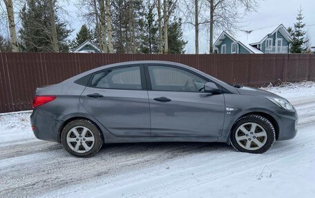 Hyundai Solaris II рестайлинг, 2011 год, 650 000 рублей, 4 фотография
