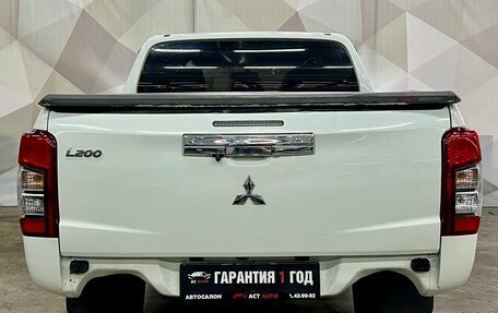 Mitsubishi L200 IV рестайлинг, 2021 год, 2 100 000 рублей, 5 фотография