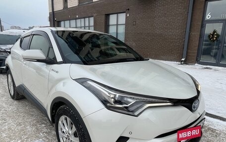 Toyota C-HR I рестайлинг, 2017 год, 2 190 000 рублей, 3 фотография