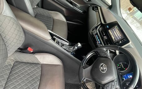 Toyota C-HR I рестайлинг, 2017 год, 2 190 000 рублей, 8 фотография