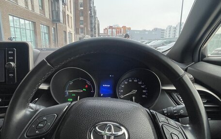 Toyota C-HR I рестайлинг, 2017 год, 2 190 000 рублей, 9 фотография