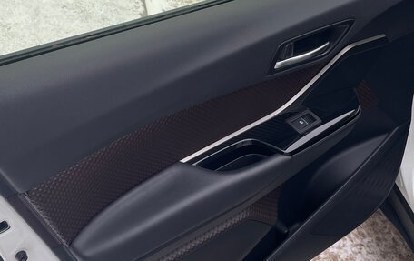 Toyota C-HR I рестайлинг, 2017 год, 2 190 000 рублей, 16 фотография