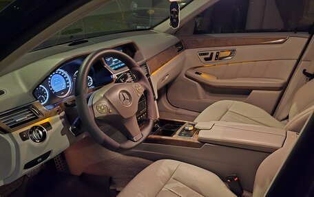 Mercedes-Benz E-Класс, 2011 год, 1 350 000 рублей, 12 фотография