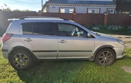 Geely MK Cross I, 2013 год, 250 000 рублей, 2 фотография