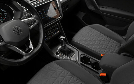 Volkswagen Tiguan II, 2021 год, 3 370 000 рублей, 16 фотография